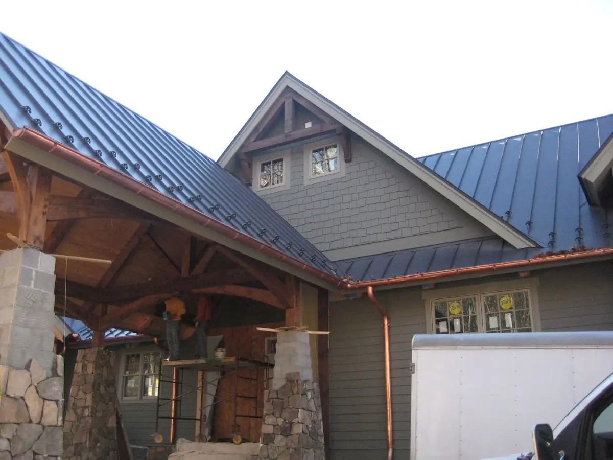 Craftsman Roofing team delivering quality roofing work in Ashbox